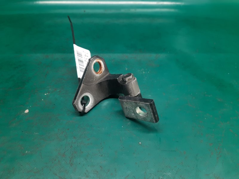 Петля двери верхняя передняя правая VOLKSWAGEN PASSAT CC 12-18 2014 Седан 2.0 CCTA 3C0 831 402 D Б/У