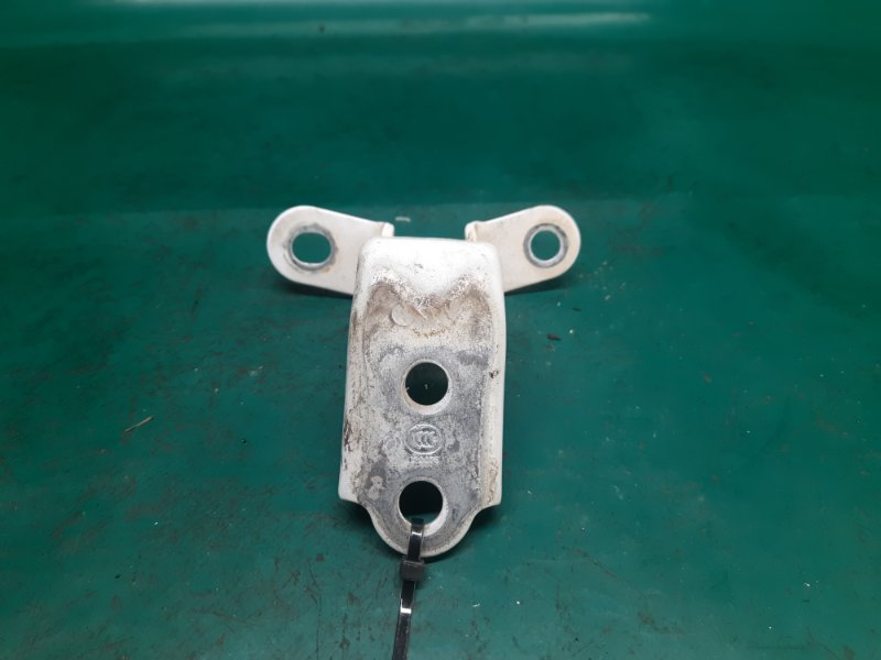 Петля двери верхняя передняя левая FORTE/CERATO TD 08-13 2012 Седан G4KD 2.0L Петля двери верхняя передняя левая FORTE/CERATO TD 08-13 2012 Седан G4KD 2.0L