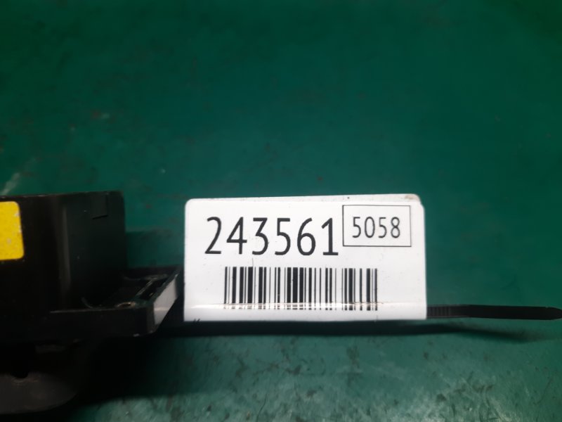 Кнопка стеклоподъемника передняя правая FORTE/CERATO TD 08-13 2012 Седан G4KD 2.0L Кнопка стеклоподъемника передняя правая FORTE/CERATO TD 08-13 2012 Седан G4KD 2.0L