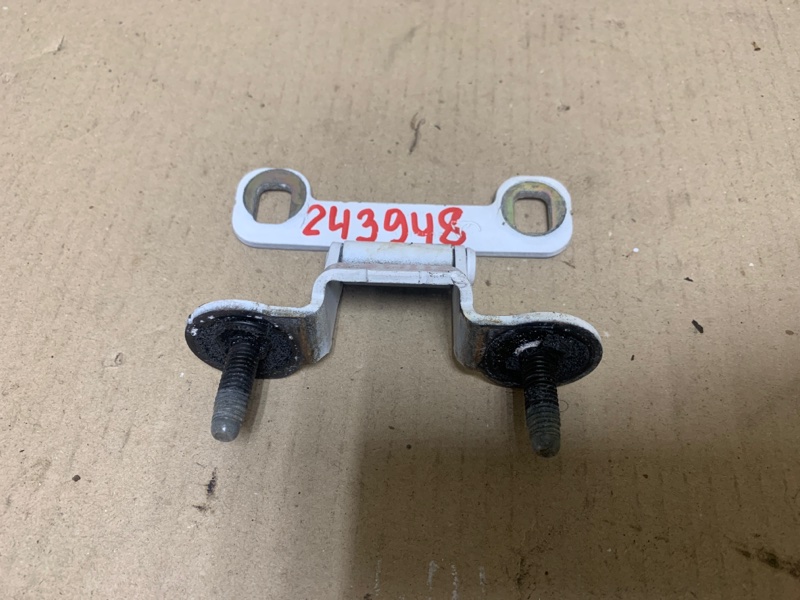 Запчасть петля крышки багажника левая JEEP PATRIOT 10-17 2014 Внедорожник 2.0 5116483AB Б/У Петля крышки багажника левая JEEP PATRIOT 10-17 2014 Внедорожник 2.0 5116483AB Б/У