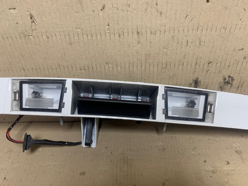 Панель подсветки номера JEEP PATRIOT 10-17 Внедорожник 2.0 Панель подсветки номера JEEP PATRIOT 10-17 Внедорожник 2.0