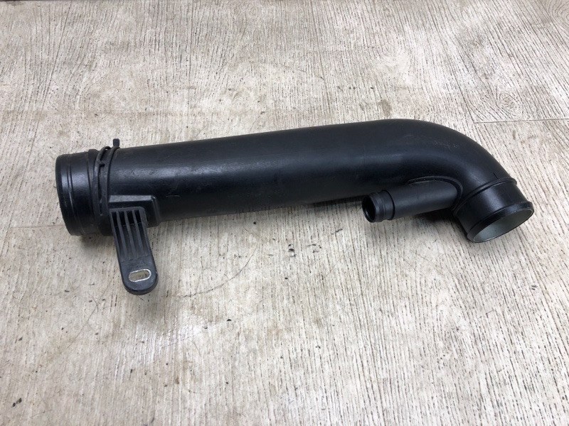 Патрубок воздушного фильтра VOLKSWAGEN JETTA USA 10-17 162 2.0 CPLA