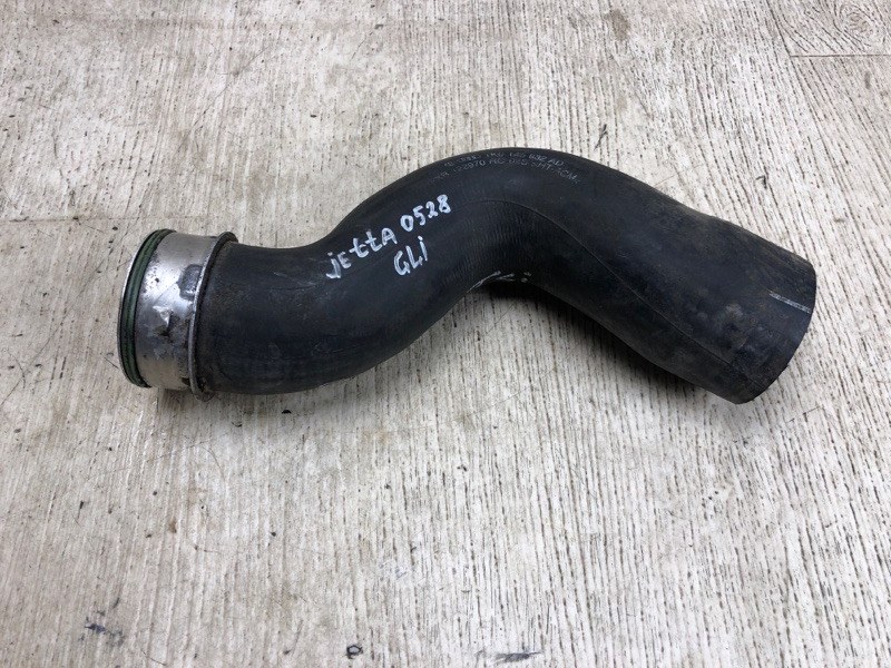 Патрубок интеркулера VOLKSWAGEN JETTA USA 10-17 2013 162 2.0 CPLA 1K0 145 832 AD Б/У