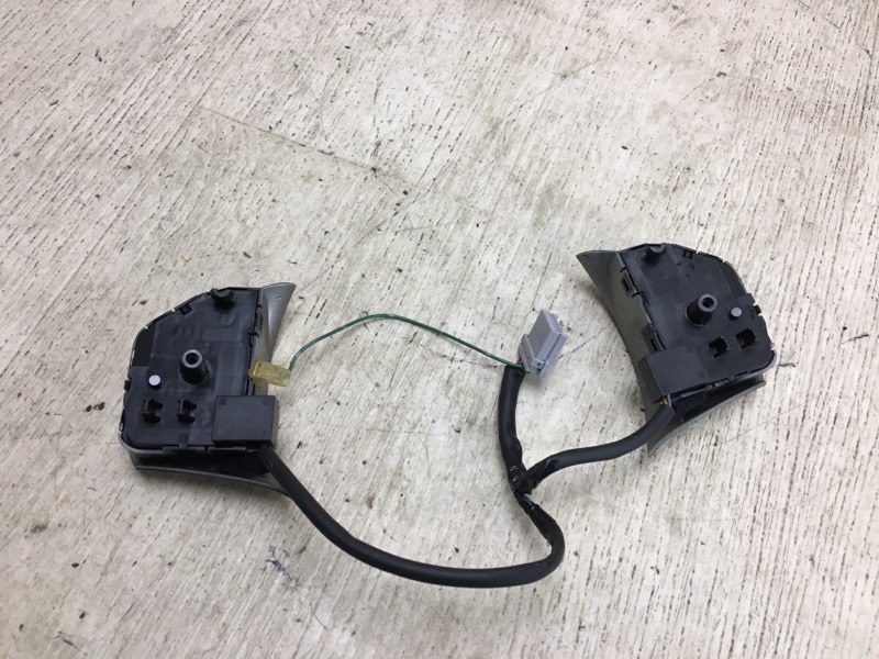 Кнопки на руль NV200 USA 13-