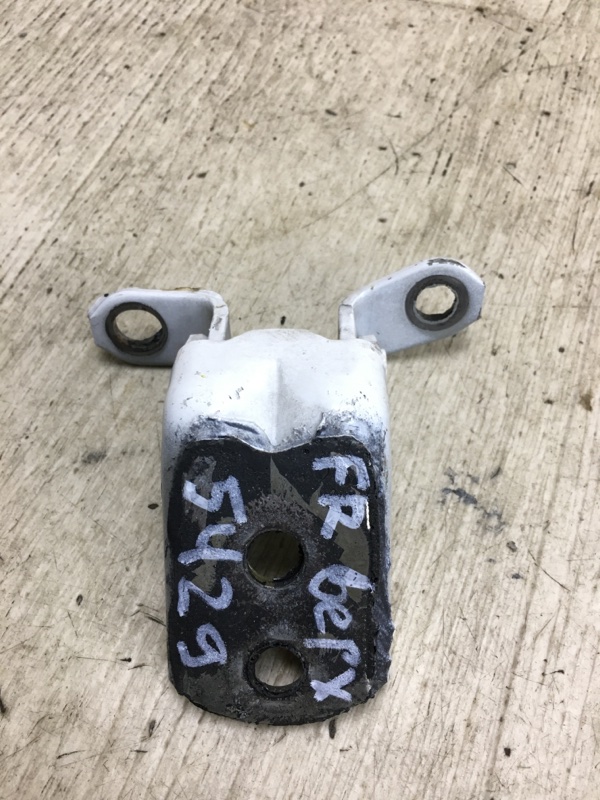 Петля двери верхняя передняя правая NV200 USA 13- 2015 M20XUS 2.0 MR20DE