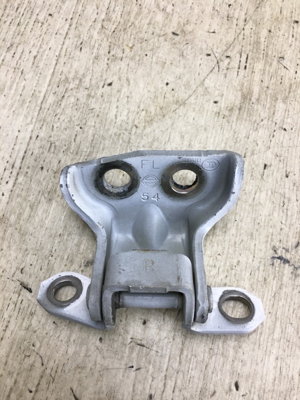 Петля двери нижняя передняя левая NISSAN NV200 USA 13- M20XUS 2.0 MR20DE