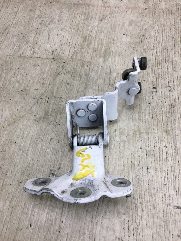 Ролик сдвижной двери средний правый NISSAN NV200 USA 13- M20XUS 2.0 MR20DE Ролик сдвижной двери средний правый NISSAN NV200 USA 13- M20XUS 2.0 MR20DE