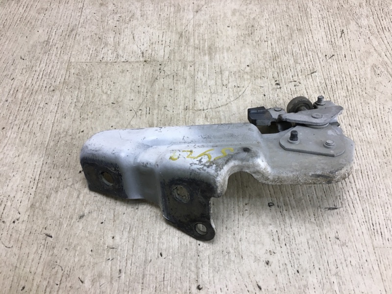 Ролик сдвижной двери нижний левый NV200 USA 13- 2015 M20XUS 2.0 MR20DE