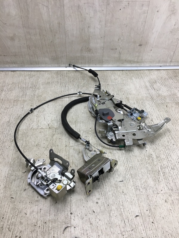 Замок двери боковой правый NV200 USA 13- 2015 M20XUS 2.0 MR20DE Замок двери боковой правый NV200 USA 13- 2015 M20XUS 2.0 MR20DE