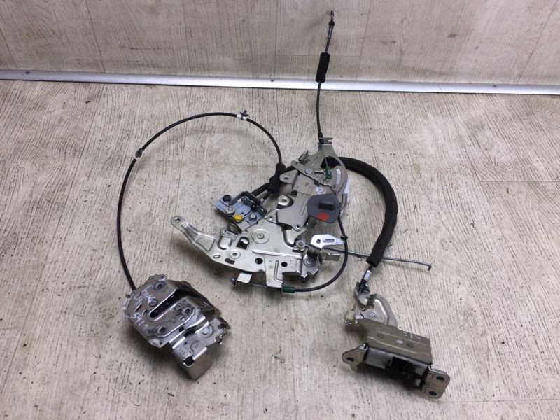 Замок двери боковой левый NISSAN NV200 USA 13- M20XUS 2.0 MR20DE Замок двери боковой левый NISSAN NV200 USA 13- M20XUS 2.0 MR20DE