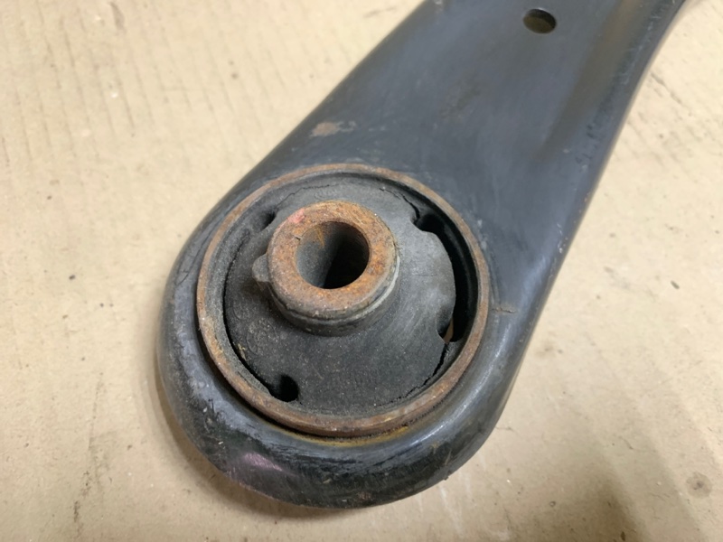 Рычаг передней подвески нижний правый PATRIOT 10-17 2014 Внедорожник 2.0 Рычаг передней подвески нижний правый PATRIOT 10-17 2014 Внедорожник 2.0