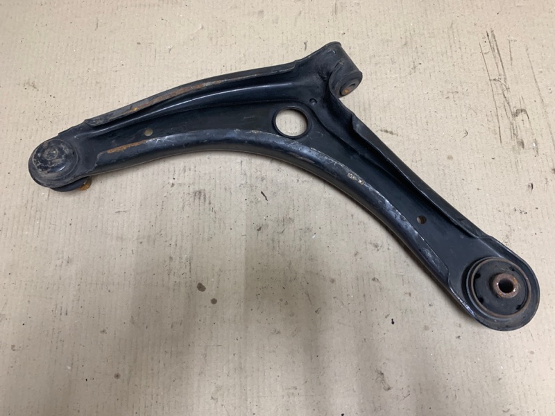 Рычаг передней подвески нижний правый PATRIOT 10-17 2014 Внедорожник 2.0 Рычаг передней подвески нижний правый PATRIOT 10-17 2014 Внедорожник 2.0