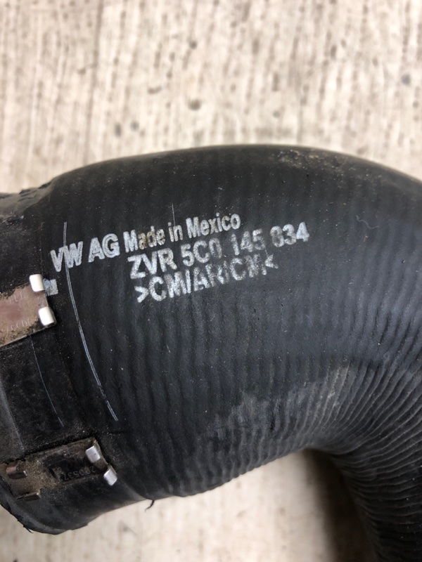 Патрубок интеркулера PASSAT B7 11-15 2014 A32 1.8 CPRA