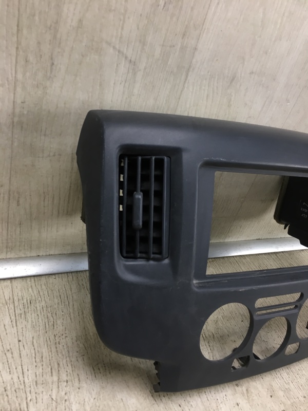 Накладка торпедо под магнитолу NV200 USA 13- 2015 M20XUS 2.0 MR20DE