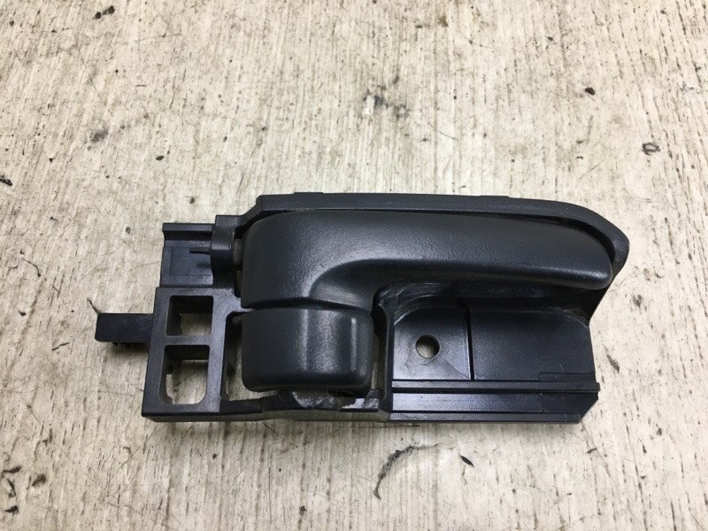 Ручка двери внутренняя задняя правая TACOMA 05-15 2007 GRN270 4.0 1GRFE