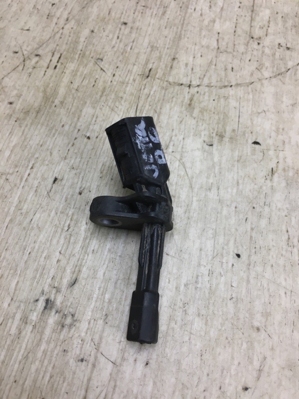 Датчик ABS задний правый VOLKSWAGEN JETTA USA 10-17 162 2.0 CBPA