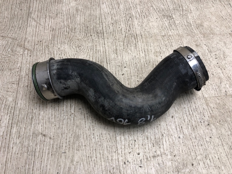 Патрубок интеркулера VOLKSWAGEN PASSAT B7 11-15 A32 1.8 CPRA