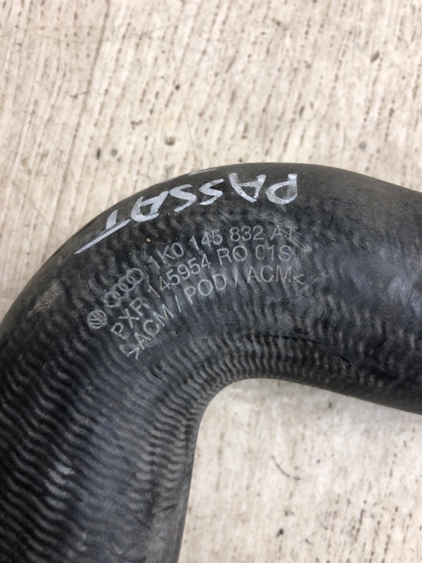 Патрубок интеркулера PASSAT B7 11-15 2014 A32 1.8 CPRA