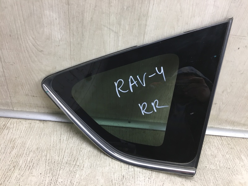 Запчасть стекло в кузов заднее правое TOYOTA RAV4 13-19 2017 ZSA42 2.0 3ZRFE 62710-42310 Б/У Стекло в кузов заднее правое TOYOTA RAV4 13-19 2017 ZSA42 2.0 3ZRFE 62710-42310 Б/У