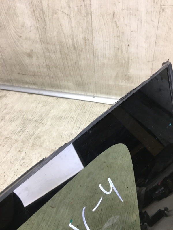 Стекло в кузов заднее правое RAV4 13-19 2017 ZSA42 2.0 3ZRFE Стекло в кузов заднее правое RAV4 13-19 2017 ZSA42 2.0 3ZRFE