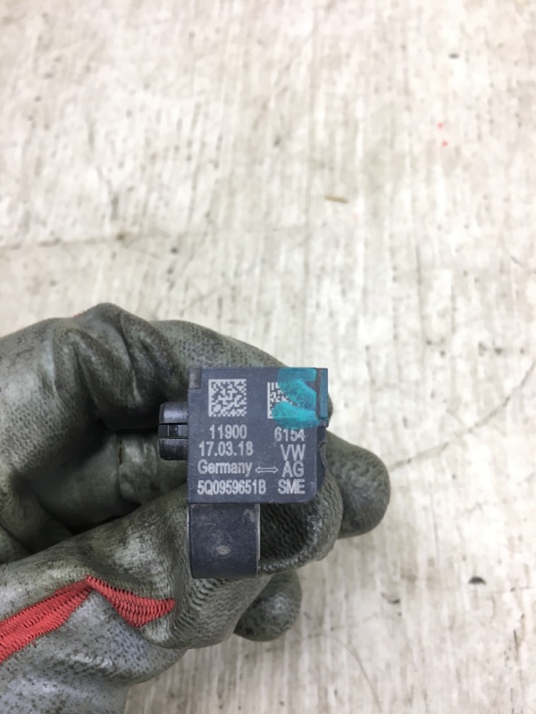 Датчик удара передний JETTA USA 18- 2018 JEM 1.4 DGXA