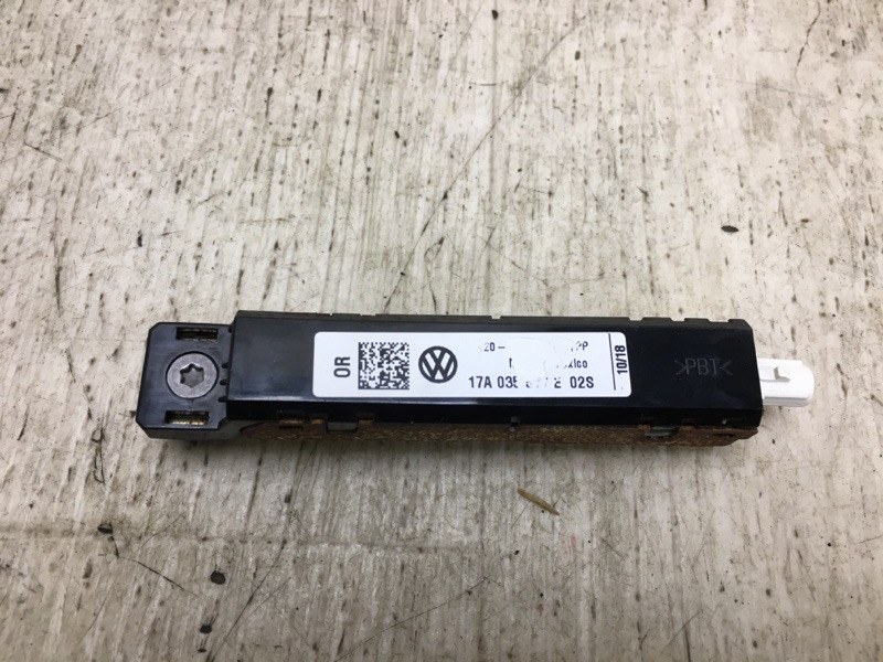 Усилитель антенны VOLKSWAGEN JETTA USA 18- 2018 JEM 1.4 DGXA 17A 035 577 E Б/У