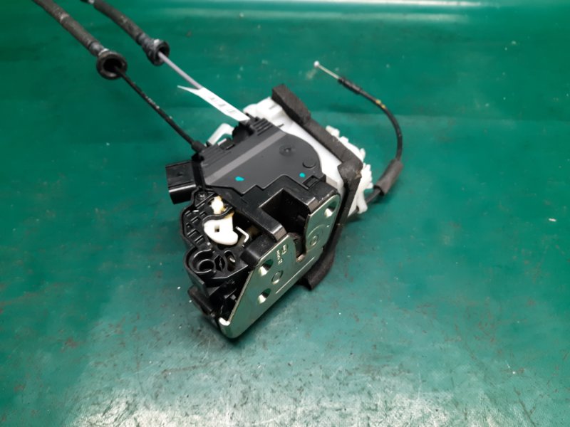 Замок двери передний правый HYUNDAI ELANTRA MD 10-15 2013 Седан 1.8 G4NB 81320-3X010 Б/У