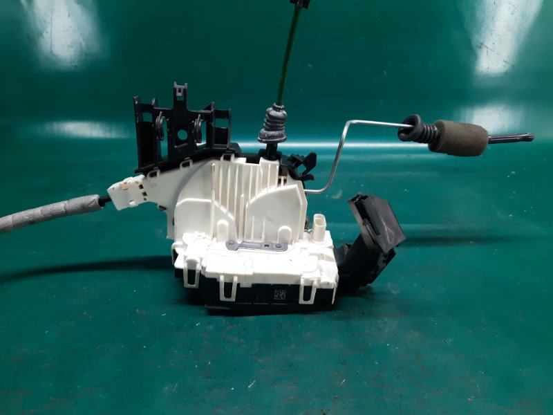 Замок двери задний левый QX30 16-20 2018 Внедорожник 2.0 20PET