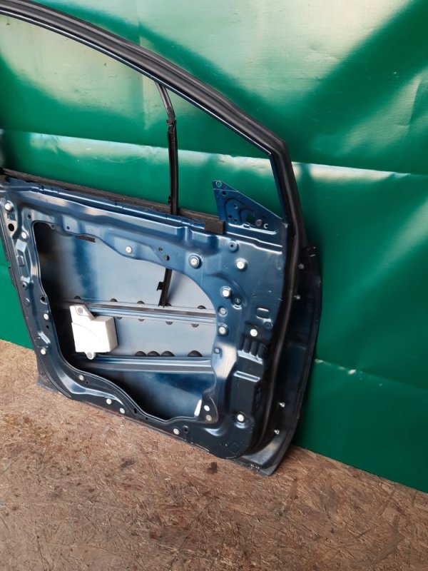 Дверь передняя левая 5 CR 05-10 2008 Минивен 2.3