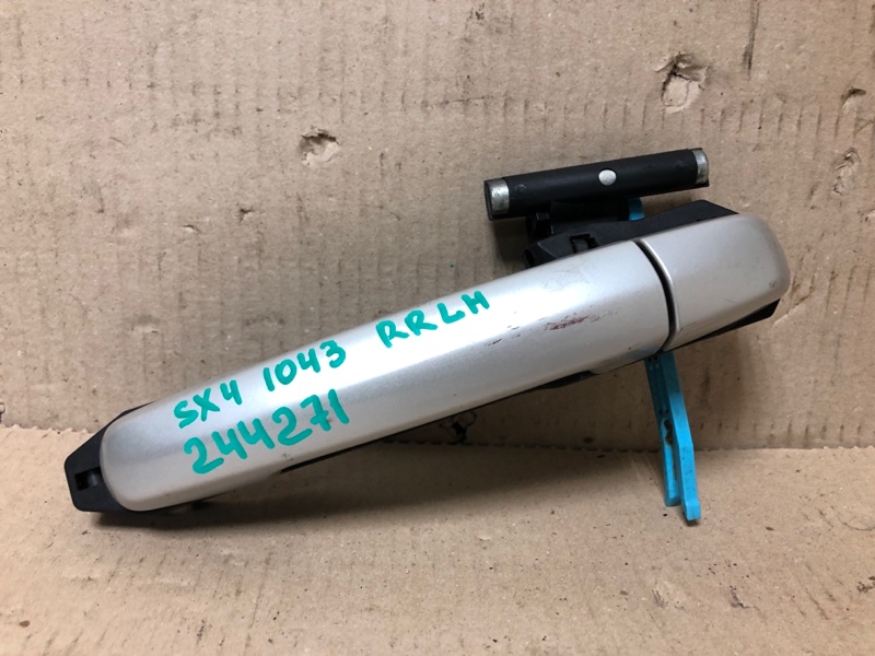 Ручка двери наружная задняя левая SUZUKI SX4 06-13 2008 Хетчбек 2.0 82812-63J00-Z2S Б/У