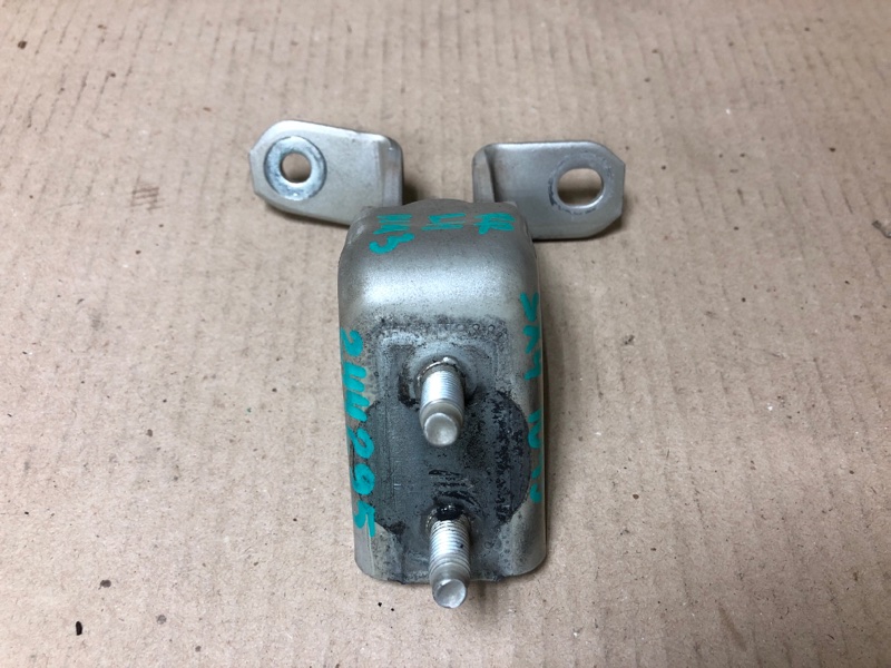 Петля двери нижняя задняя левая SUZUKI SX4 06-13 2008 Хетчбек 2.0 69440-63J00 Б/У