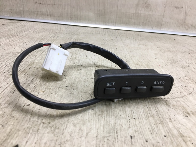 Блок кнопок памяти сидений HYUNDAI GRANDEUR 05-11 2005-2010 TG 3.3 G6DB 93250-3L000 Б/У