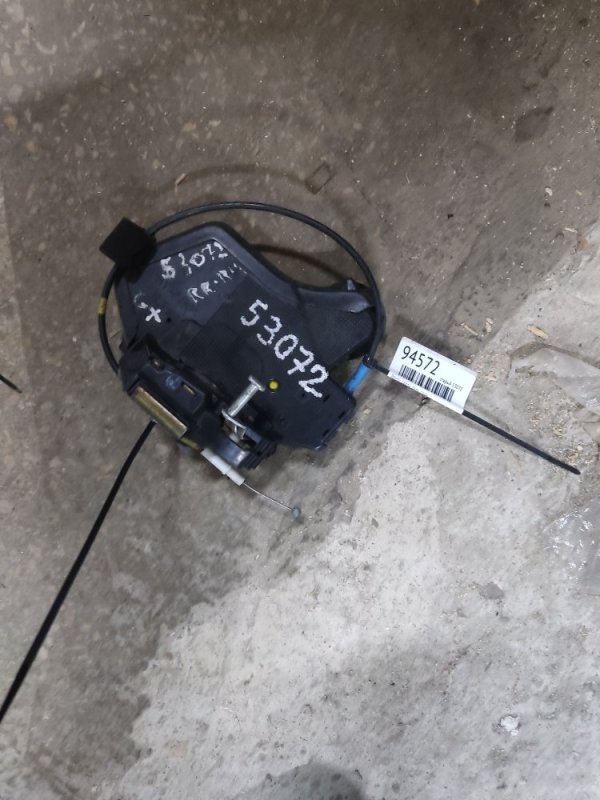 Замок двери задний правый LEXUS GX470 02-09 69050-60090 Б/У