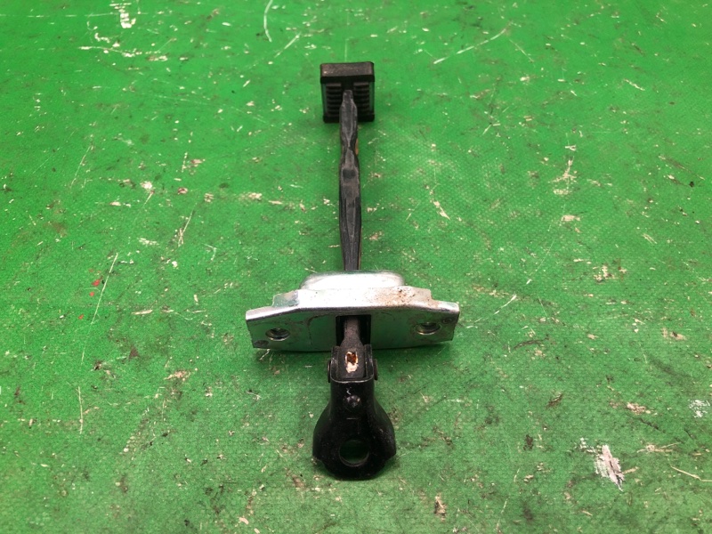 Ограничитель двери задний левый RDX 12-19 Ограничитель двери задний левый RDX 12-19