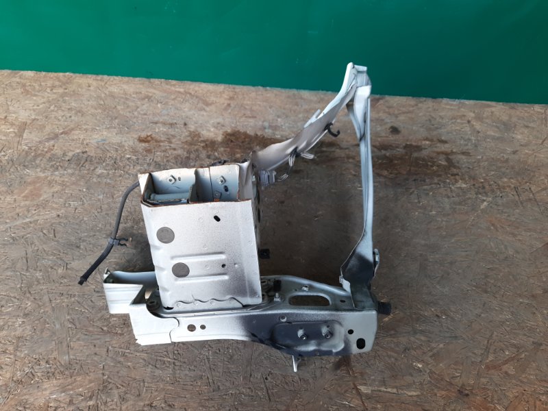 Панель передняя верхняя передний левый LS460 06-12 2008 Седан 4.6 1UR-FSE