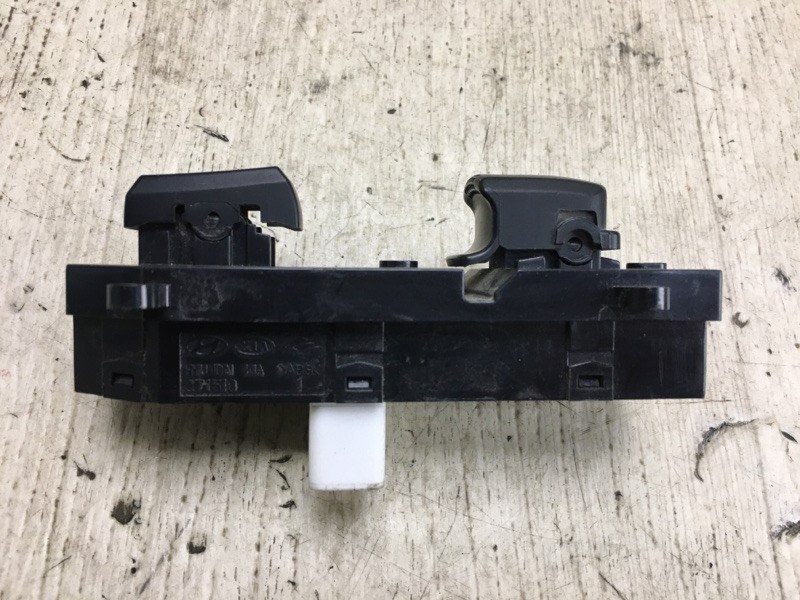 Кнопка стеклоподъемника передняя SANTA FE (CM) 05-12 2006-2009 CM