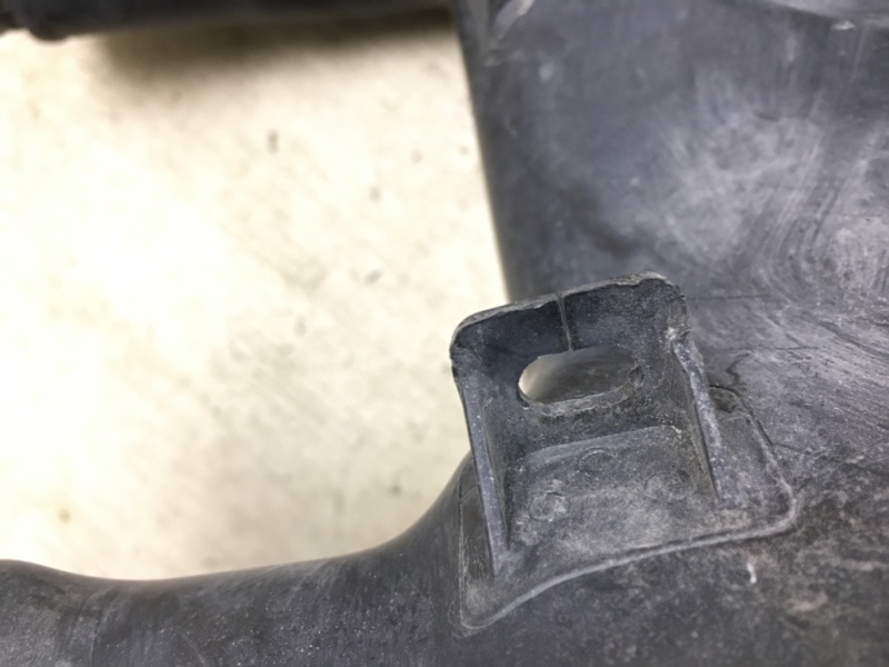 Патрубок воздушного фильтра GRANDEUR 05-11 2005-2010 TG 3.3 G6DB