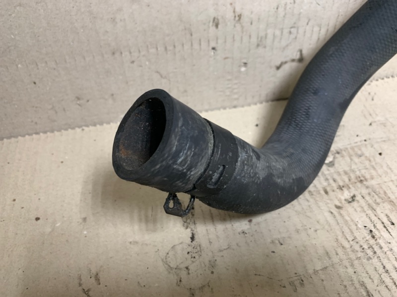 Патрубок системы охлаждения MITSUBISHI GALANT 03-12 Седан 2.4 4G69