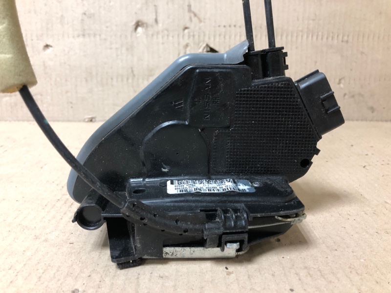 Замок двери задний правый SENTRA B17 12-21 2018 Седан