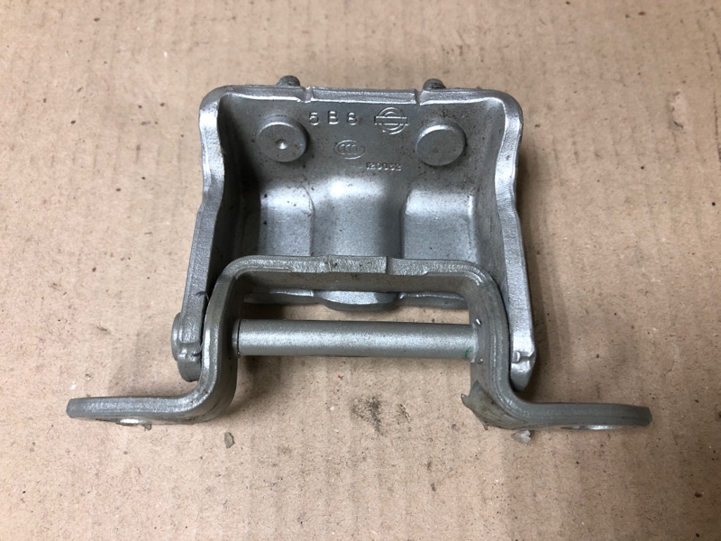 Петля двери верхняя задняя правая NISSAN SENTRA B17 12-21 Седан