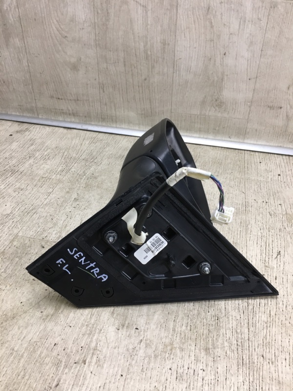 Зеркало левое SENTRA B17 12-21 Зеркало левое SENTRA B17 12-21