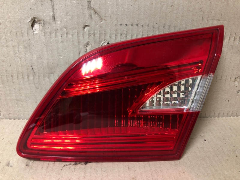 Фонарь внутренний задний правый NISSAN SENTRA B17 12-21 2018 Седан 26550-3YU5A Б/У