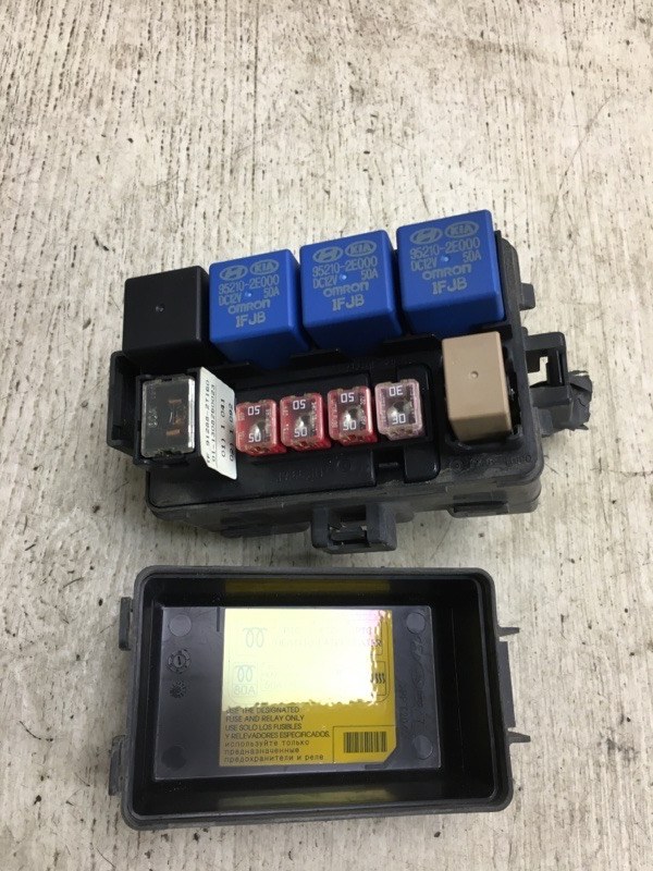 Запчасть блок предохранителей моторный отсек KIA OPTIMA TF 11-16 14- 2010-2015 TF 91940-2H000 Б/У Блок предохранителей моторный отсек KIA OPTIMA TF 11-16 14- 2010-2015 TF 91940-2H000 Б/У