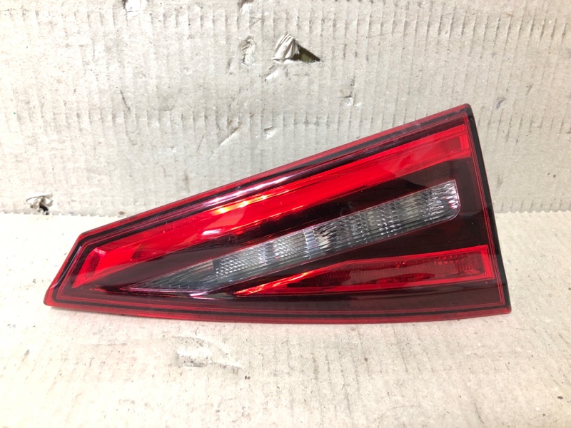 Запчасть фонарь внутренний задний правый INFINITI QX30 16-20 2018 Внедорожник 2.0 20PET 26540-5DC0A Б/У Фонарь внутренний задний правый INFINITI QX30 16-20 2018 Внедорожник 2.0 20PET 26540-5DC0A Б/У