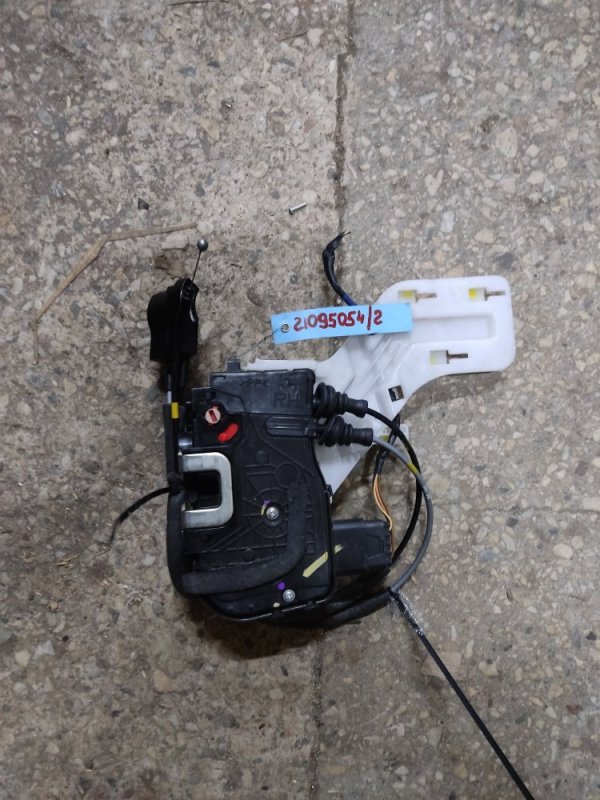 Замок двери задний правый SONATA YF 10-14 2014 Седан 2.4