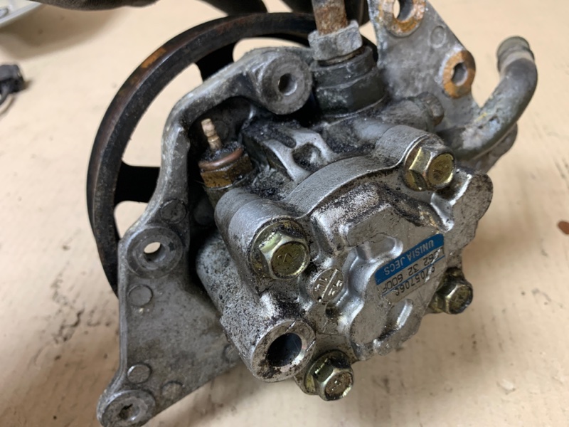 Насос ГУР MPV 99-06 2.5. GY. KG440AA