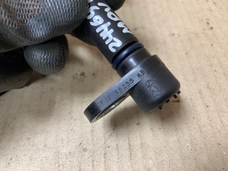 Датчик положения распредвала MPV 99-06 2.5. GY. KG440AA