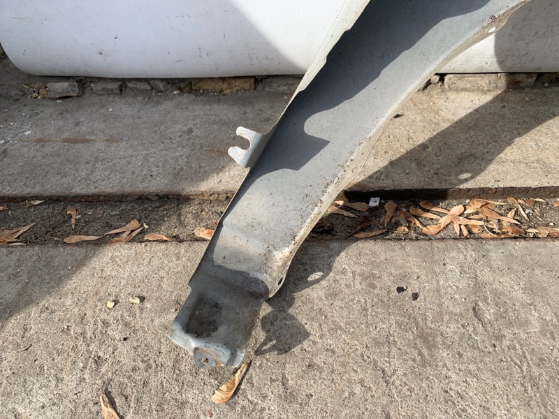 Крыло переднее левое MPV 99-06 2.5. GY. KG440AA