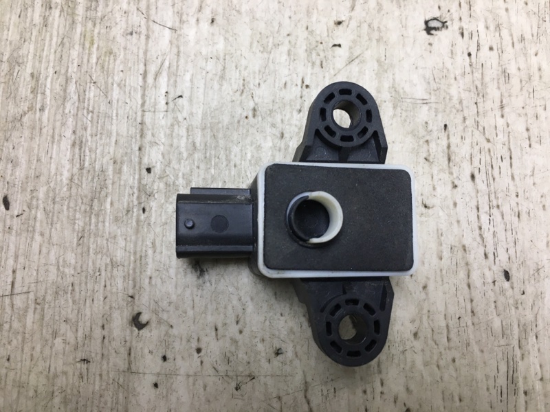 Датчик удара KIA FORTE YD 12- 2018 BD 2.0 G4NH 95920-A3000 Б/У