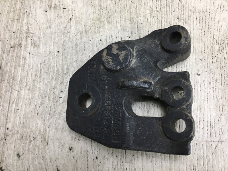 Кронштейн FORD FUSION 14- MK5 DG93-6F012-A Б/У